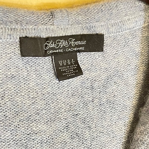 Cashmere cozy V-Neck Gray Sweater - Picture 4 of 8